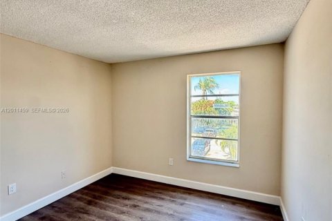 Copropriété à louer à Hialeah, Floride: 2 chambres, 84.91 m2 № 2075211 - photo 20