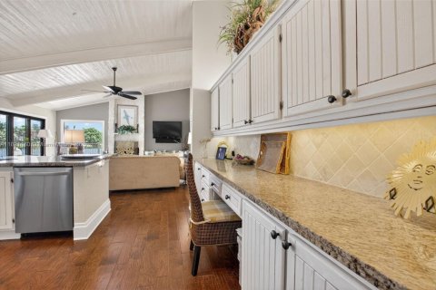 House in Boca Raton, Florida 4 bedrooms, 312.71 sq.m. № 1783720 - photo 17