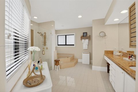 House in Boca Raton, Florida 4 bedrooms, 312.71 sq.m. № 1783720 - photo 27
