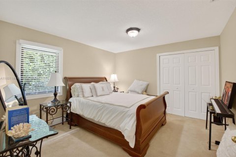 House in Boca Raton, Florida 4 bedrooms, 312.71 sq.m. № 1783720 - photo 30