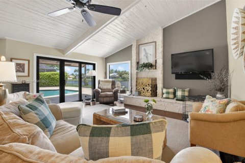 House in Boca Raton, Florida 4 bedrooms, 312.71 sq.m. № 1783720 - photo 22