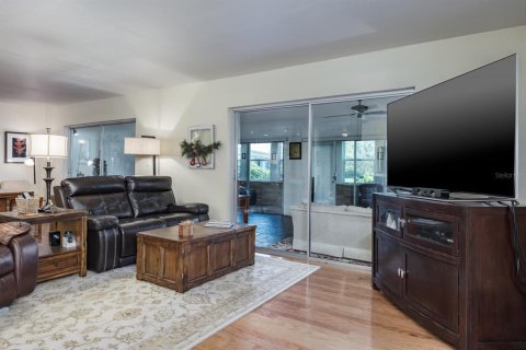 Casa en venta en Palm Harbor, Florida, 2 dormitorios, 156.08 m2 № 1785493 - foto 23