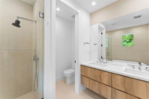 Propiedad comercial en venta en Miami, Florida, 432.92 m2 № 1922948 - foto 17