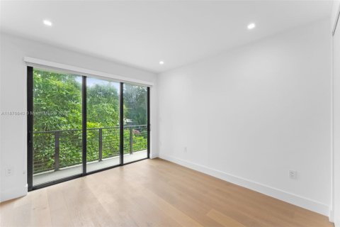 Propiedad comercial en venta en Miami, Florida, 432.92 m2 № 1922948 - foto 20