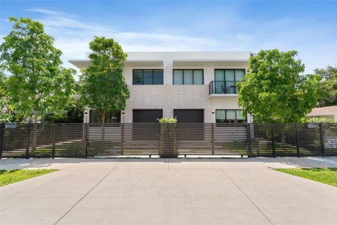 Propiedad comercial en venta en Miami, Florida, 432.92 m2 № 1922948 - foto 1