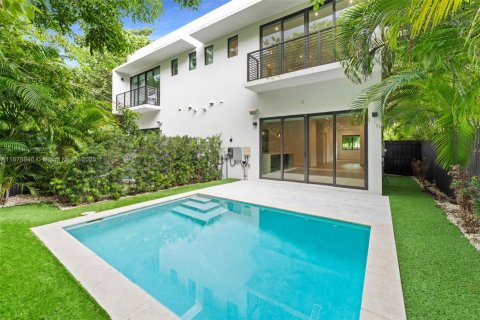 Propiedad comercial en venta en Miami, Florida, 432.92 m2 № 1922948 - foto 2