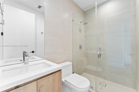 Propiedad comercial en venta en Miami, Florida, 432.92 m2 № 1922948 - foto 22