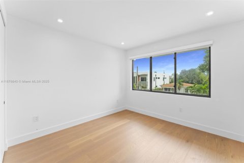 Propiedad comercial en venta en Miami, Florida, 432.92 m2 № 1922948 - foto 23