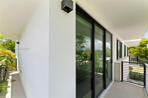 Propiedad comercial en venta en Miami, Florida, 432.92 m2 № 1922948 - foto 29
