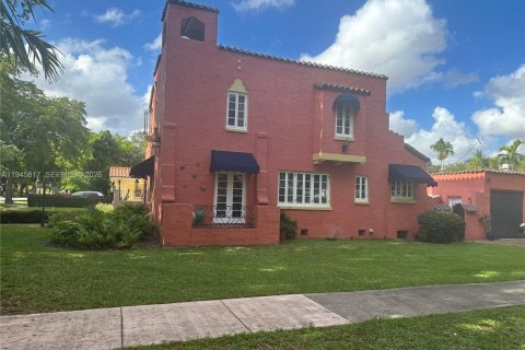 Дом в Корал-Гейблс, Флорида 3 спальни, 22.3м2 № 2005680