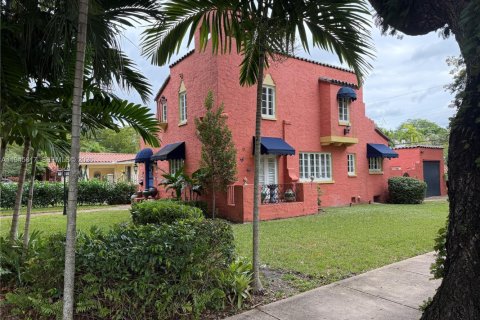 Снять в аренду виллу или дом в Корал-Гейблс, Флорида 3 спальни, 22.3м2, № 2005680 - фото 18