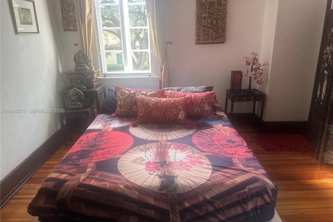 Снять в аренду виллу или дом в Корал-Гейблс, Флорида 3 спальни, 22.3м2, № 2005680 - фото 10