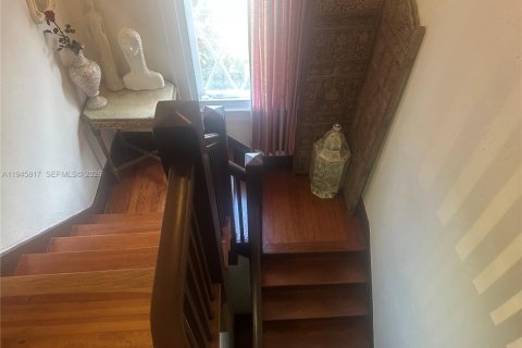 Снять в аренду виллу или дом в Корал-Гейблс, Флорида 3 спальни, 22.3м2, № 2005680 - фото 13