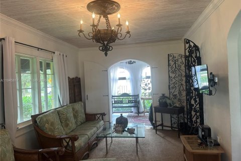 Снять в аренду виллу или дом в Корал-Гейблс, Флорида 3 спальни, 22.3м2, № 2005680 - фото 11