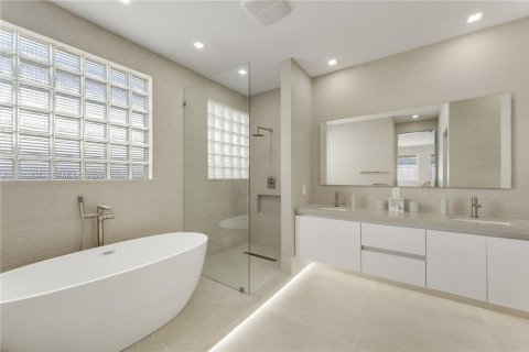Купить виллу или дом в Авентура, Флорида 5 спален, 267.28м2, № 2034245 - фото 7