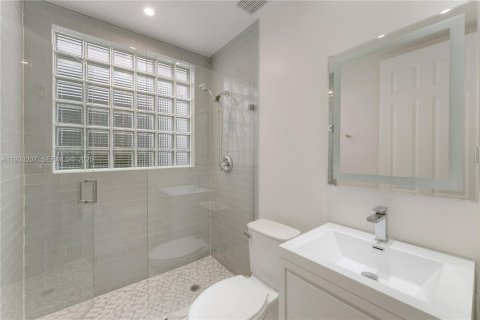 Купить виллу или дом в Авентура, Флорида 5 спален, 267.28м2, № 2034245 - фото 17