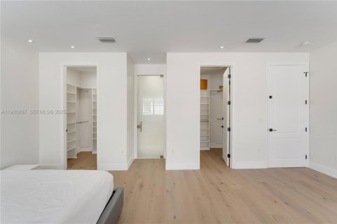 Купить виллу или дом в Авентура, Флорида 5 спален, 267.28м2, № 2034245 - фото 11