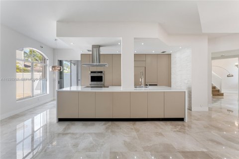 Villa ou maison à Aventura, Floride 5 chambres, 267.28 m2 № 2034245