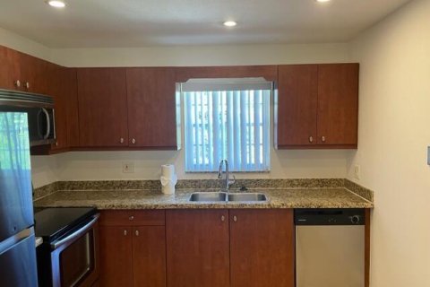 Condo in North Palm Beach, Florida, 2 bedrooms № 2147325 - photo 2