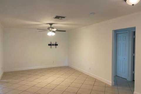 Condo in North Palm Beach, Florida, 2 bedrooms № 2147325 - photo 7