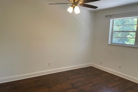 Condo in North Palm Beach, Florida, 2 bedrooms № 2147325 - photo 15