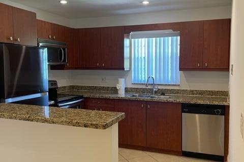 Condo in North Palm Beach, Florida, 2 bedrooms № 2147325 - photo 3
