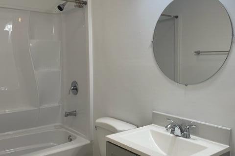 Condo in North Palm Beach, Florida, 2 bedrooms № 2147325 - photo 13
