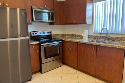 Condo in North Palm Beach, Florida, 2 bedrooms  № 2147325
