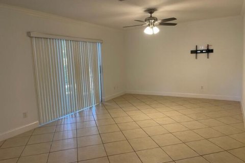 Condo in North Palm Beach, Florida, 2 bedrooms № 2147325 - photo 6