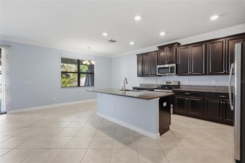 House in Riverview, Florida 4 bedrooms, 237.37 sq.m. № 2215685 - photo 11