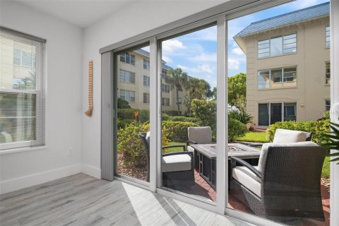 Condominio en alquiler en Longboat Key, Florida, 2 dormitorios, 100.8 m2 № 1883410 - foto 15