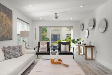 Condominio en alquiler en Longboat Key, Florida, 2 dormitorios, 100.8 m2 № 1883410 - foto 10
