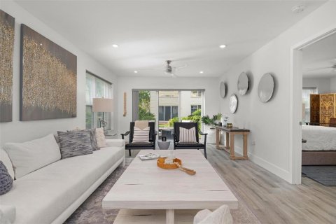Condominio en alquiler en Longboat Key, Florida, 2 dormitorios, 100.8 m2 № 1883410 - foto 9