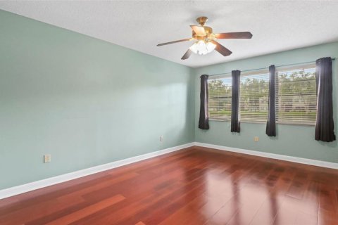 Condo in Saint Petersburg, Florida, 2 bedrooms  № 1905655 - photo 11