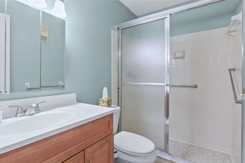Condo in Saint Petersburg, Florida, 2 bedrooms  № 1905655 - photo 15