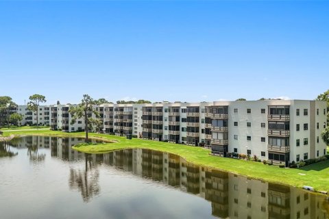 Condo in Saint Petersburg, Florida, 2 bedrooms  № 1905655 - photo 29