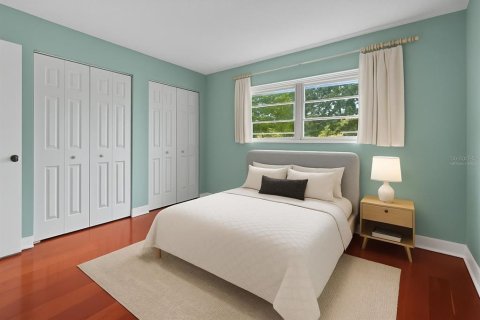 Condo in Saint Petersburg, Florida, 2 bedrooms  № 1905655 - photo 17