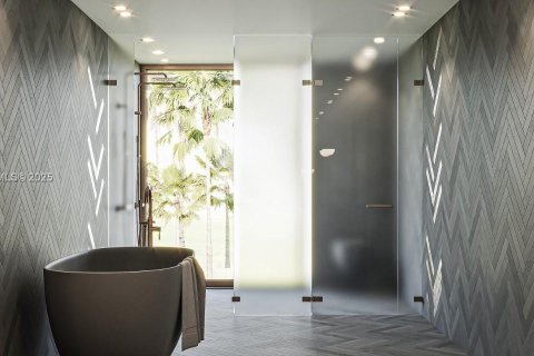 House in Miami, Florida 5 bedrooms, 339.09 sq.m. № 2035546 - photo 16