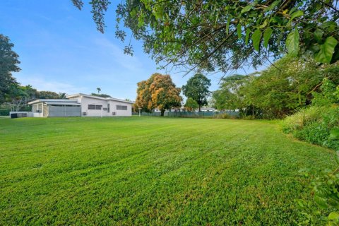 House in Miami, Florida 3 bedrooms, 179.86 sq.m. № 2085763 - photo 3