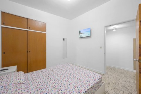 House in Miami, Florida 3 bedrooms, 179.86 sq.m. № 2085763 - photo 25