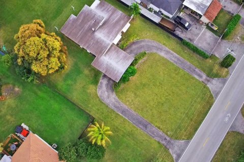 House in Miami, Florida 3 bedrooms, 179.86 sq.m. № 2085763 - photo 14