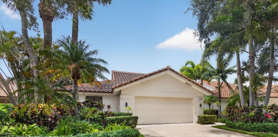 House in West Palm Beach, Florida 3 bedrooms, 180.69 sq.m. № 2262536