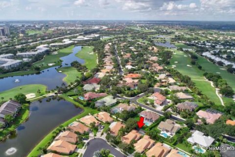 House in West Palm Beach, Florida 3 bedrooms, 180.69 sq.m. № 2262536 - photo 26