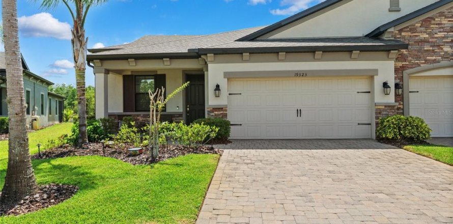 House in Tampa, Florida 2 bedrooms, 164.9 sq.m. № 1746845