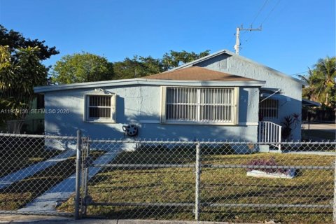 House in Miami, Florida 3 bedrooms, 158.31 sq.m. № 2080603