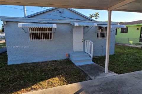 House in Miami, Florida 3 bedrooms, 158.31 sq.m. № 2080603 - photo 14