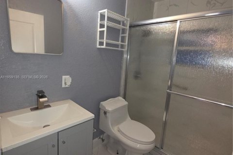 House in Miami, Florida 3 bedrooms, 158.31 sq.m. № 2080603 - photo 7