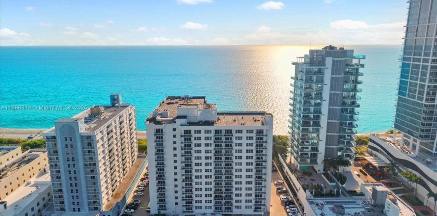 Condominio en Miami Beach, Florida, 1 dormitorio № 1861025