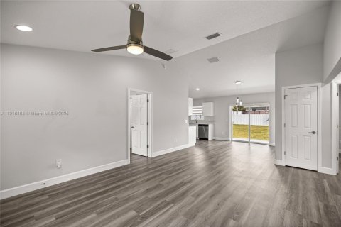 Casa en venta en Ocala, Florida, 3 dormitorios, 104.98 m2 № 1970874 - foto 11