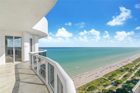 Condo in Bal Harbour, Florida, 3 bedrooms № 2074473